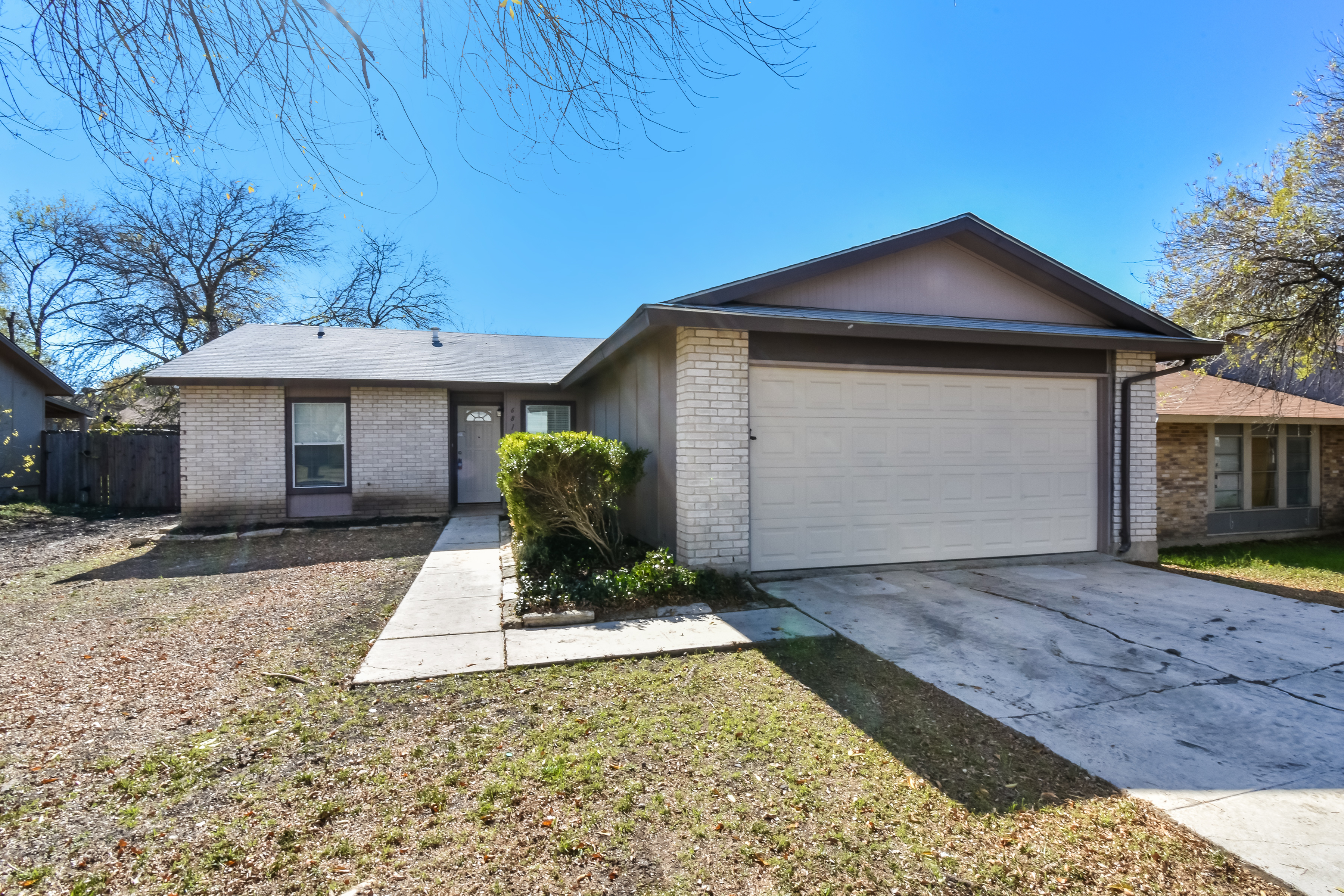 6814 Laguna Norte San Antonio, TX 78239